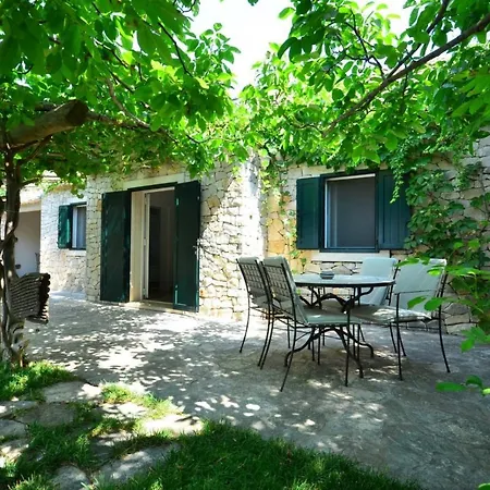 House In With Sea View, Terrace, Air Conditioning, Wifi 120-1 * Bol